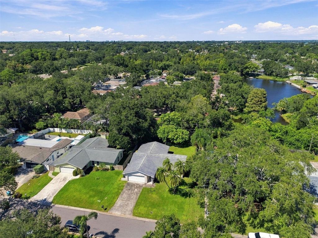 Image 75 of property listing at 11161 105TH AVENUE, Seminole, FL 33778