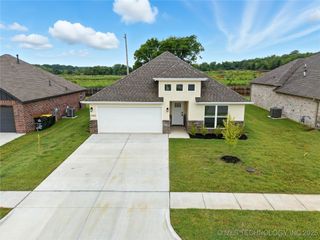 10812 S 274th Avenue E, Coweta, OK 74014