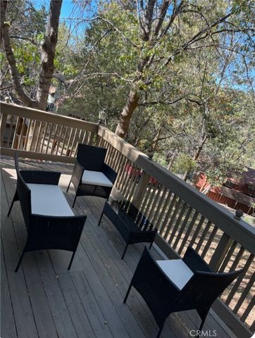 33076 Robin Ln, Running Springs, CA 92308