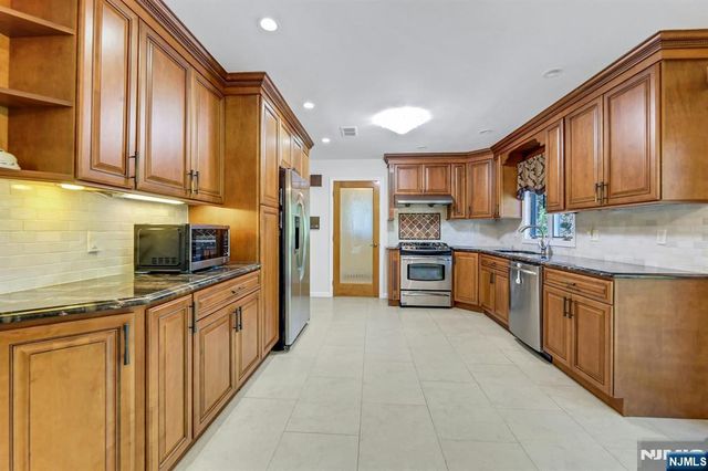 268 Center Street, Englewood Cliffs, NJ 07632