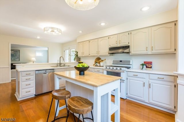 74 Yale St, Bloomfield Twp., NJ 07003
