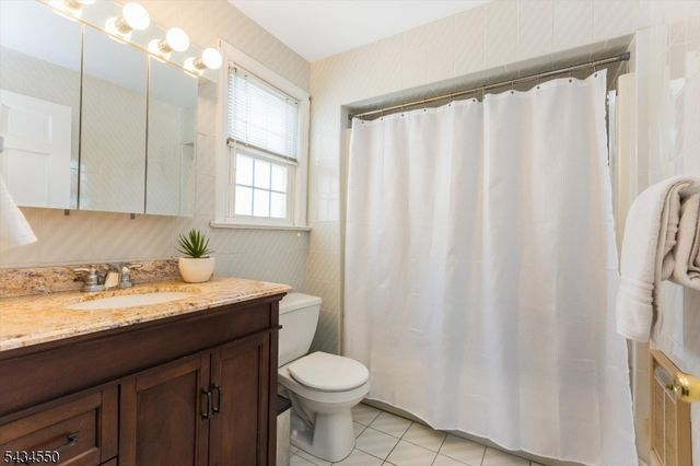 74 Yale St, Bloomfield Twp., NJ 07003
