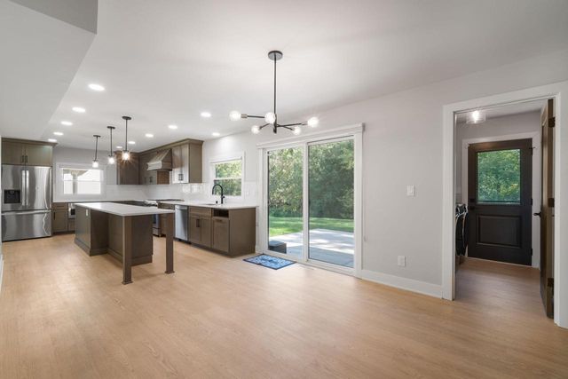7942 S 66th STREET, Franklin, WI 53132