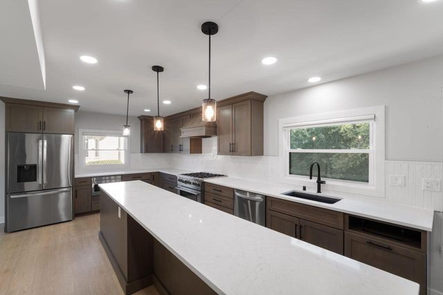 7942 S 66th STREET, Franklin, WI 53132