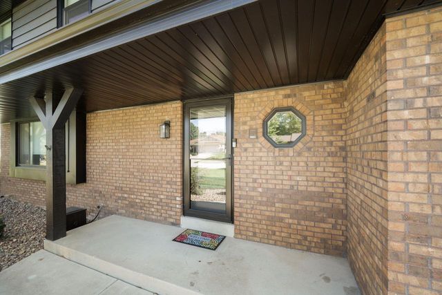 7942 S 66th STREET, Franklin, WI 53132