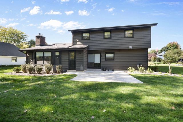 7942 S 66th STREET, Franklin, WI 53132