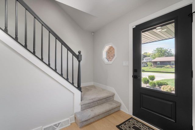 7942 S 66th STREET, Franklin, WI 53132