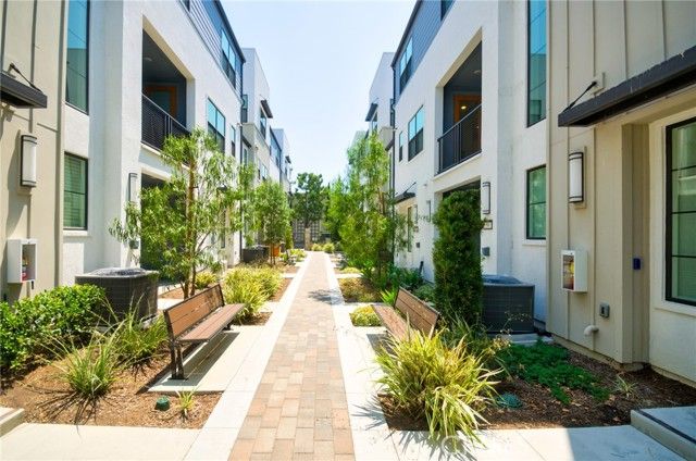 944 N Divino Privado, Ontario, CA 91764