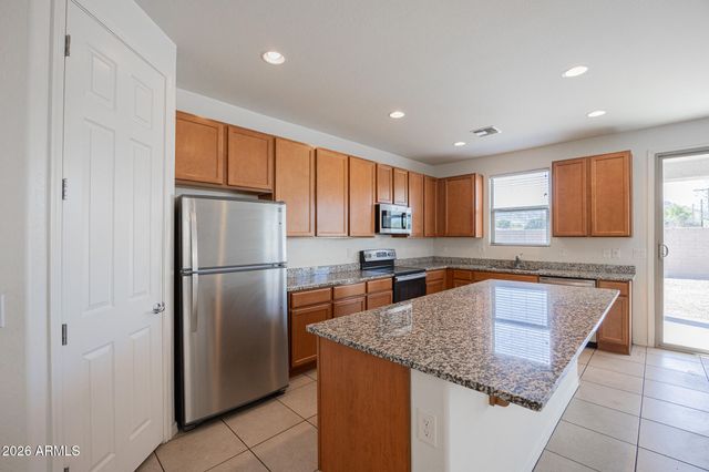 3311 W DONNER Drive, Phoenix, AZ 85041