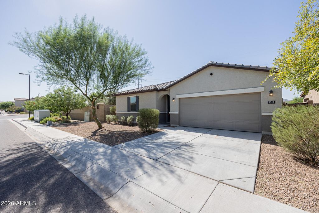 3311 W DONNER Drive, Phoenix, AZ 85041