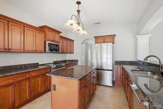 7151 Reef St, Navarre, FL 32566