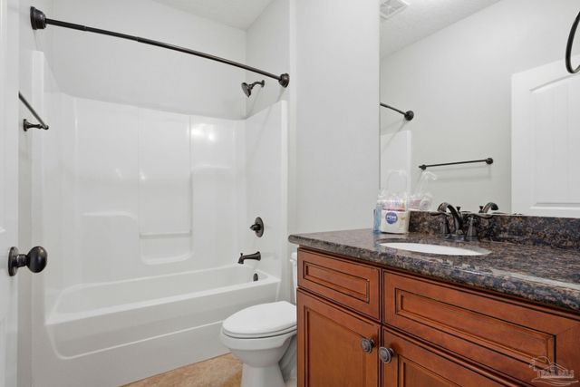 7151 Reef St, Navarre, FL 32566