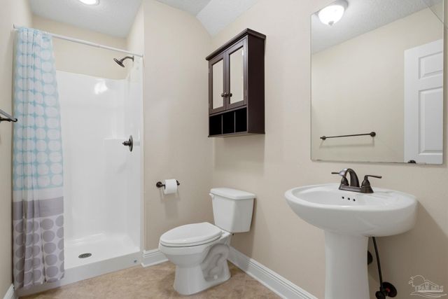 7151 Reef St, Navarre, FL 32566