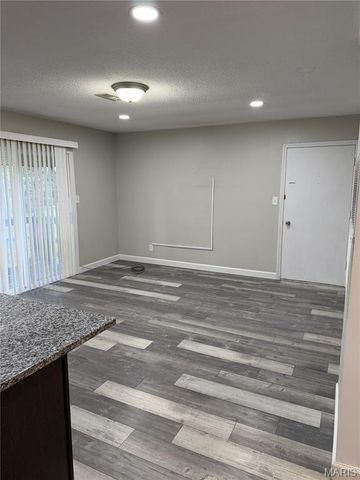 1913 Gascony Parc Drive 1913, Lake St Louis, MO 63367