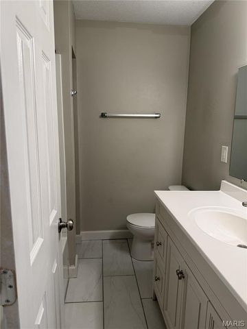 1913 Gascony Parc Drive 1913, Lake St Louis, MO 63367