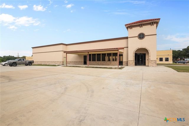 6202 Nursery Drive, Victoria, TX 77904