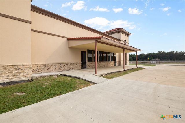 6202 Nursery Drive, Victoria, TX 77904