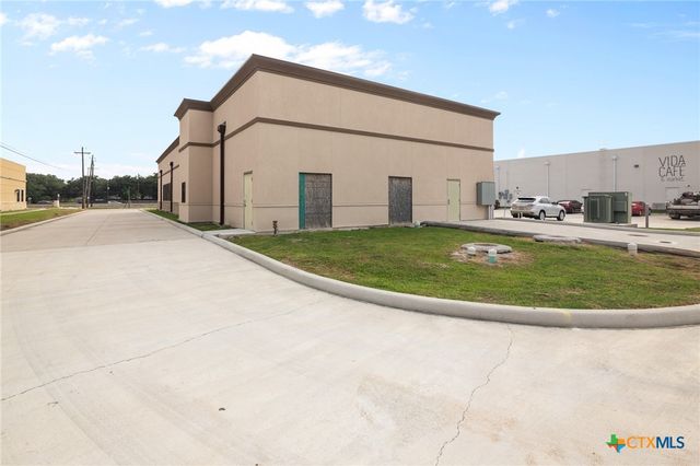 6202 Nursery Drive, Victoria, TX 77904