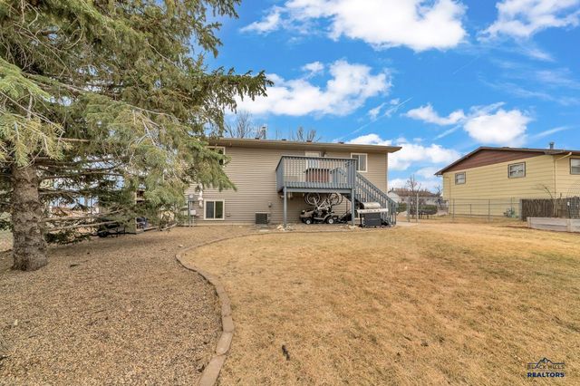 1830 ENNEN DR, Rapid City, SD 57703