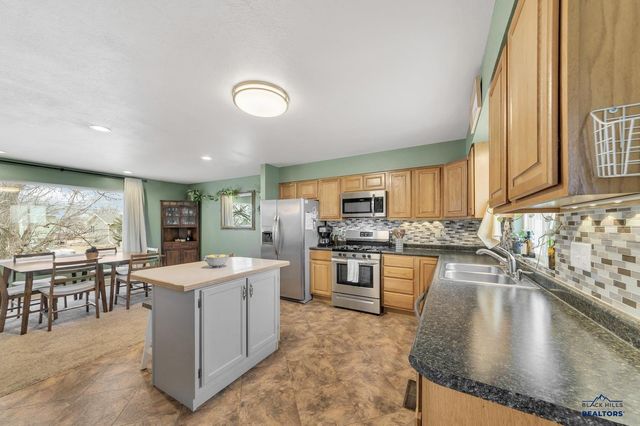 1830 ENNEN DR, Rapid City, SD 57703