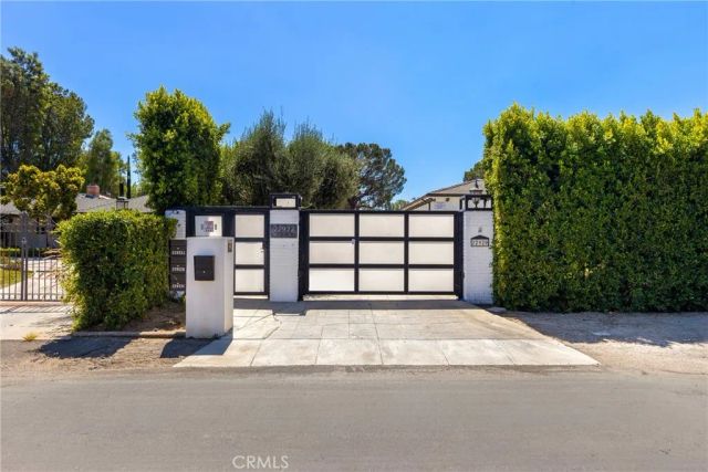 22920 Califa A, Woodland Hills, CA 91367