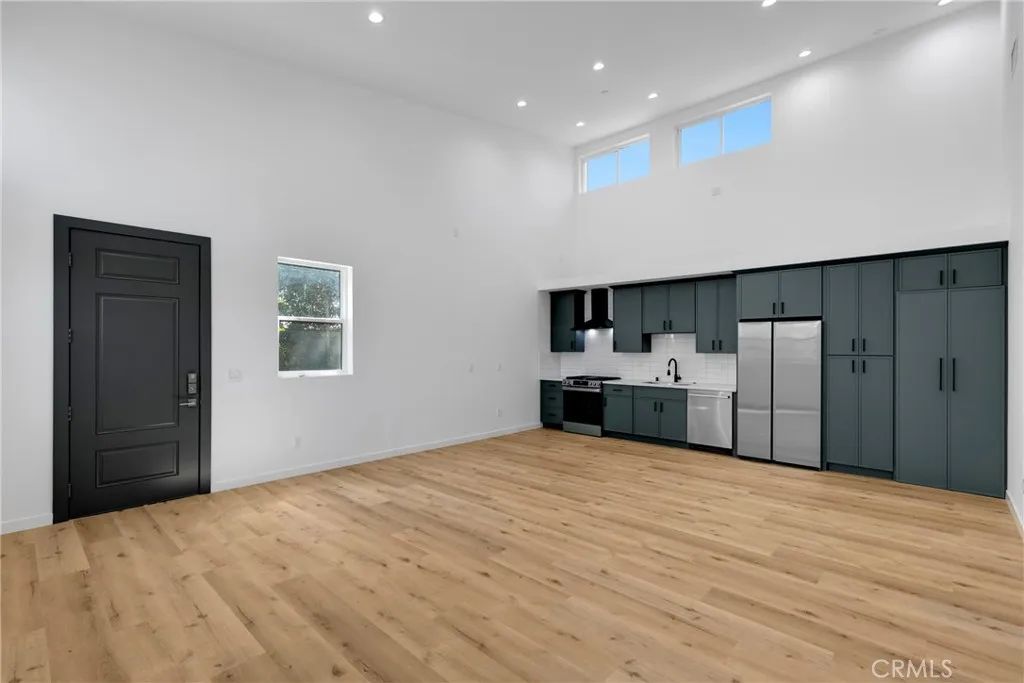 22920 Califa A, Woodland Hills, CA 91367