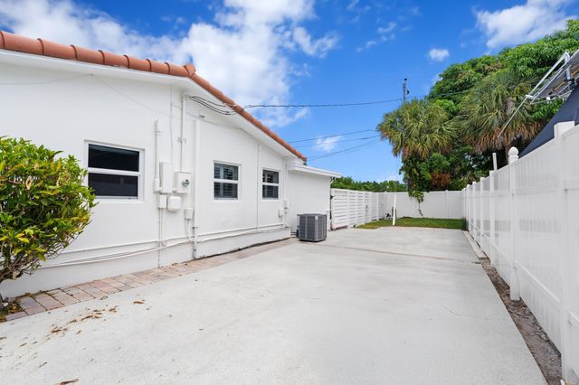 541 Kingfish Road, North Palm Beach, FL 33408