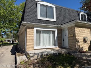 29828 City Center # 1 Drive # 1, Warren, MI 48093