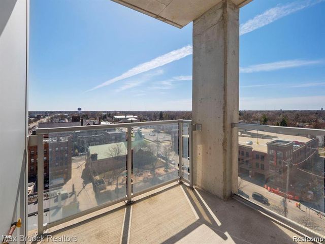 432 S Washington Avenue 905, Royal Oak, MI 48067