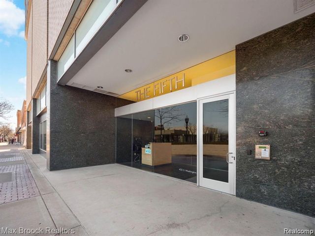 432 S Washington Avenue 905, Royal Oak, MI 48067