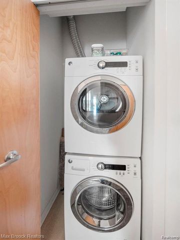 432 S Washington Avenue 905, Royal Oak, MI 48067