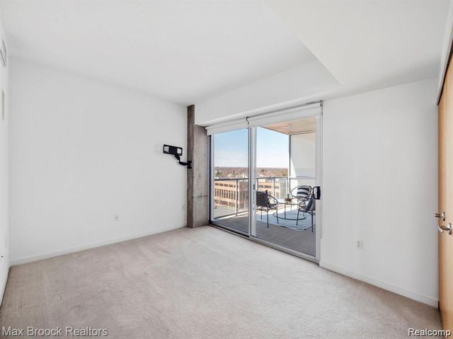 432 S Washington Avenue 905, Royal Oak, MI 48067