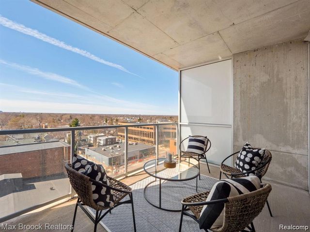 432 S Washington Avenue 905, Royal Oak, MI 48067