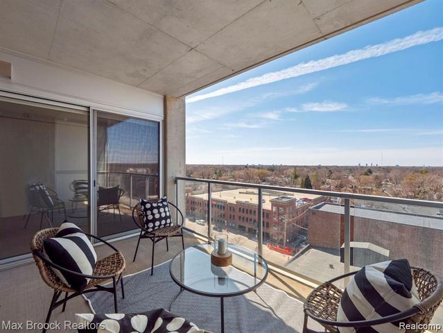 432 S Washington Avenue 905, Royal Oak, MI 48067