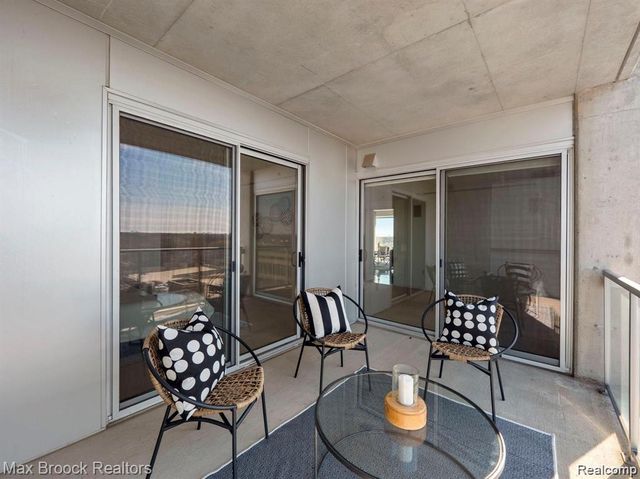 432 S Washington Avenue 905, Royal Oak, MI 48067