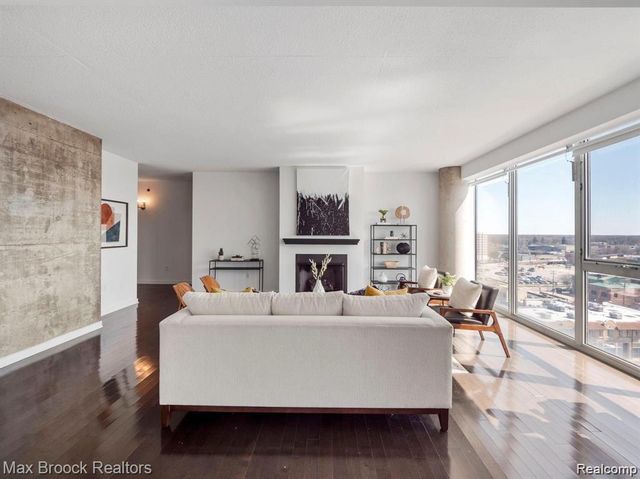 432 S Washington Avenue 905, Royal Oak, MI 48067