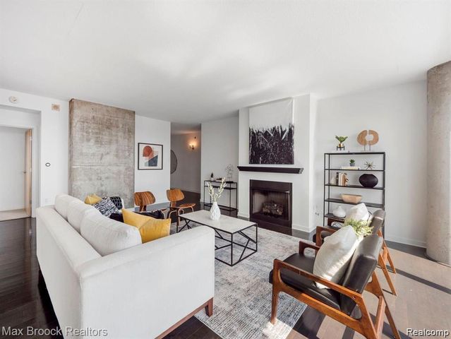 432 S Washington Avenue 905, Royal Oak, MI 48067