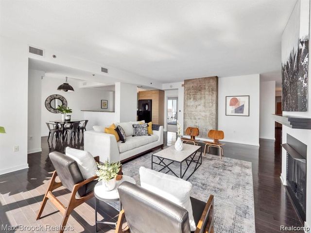 432 S Washington Avenue 905, Royal Oak, MI 48067