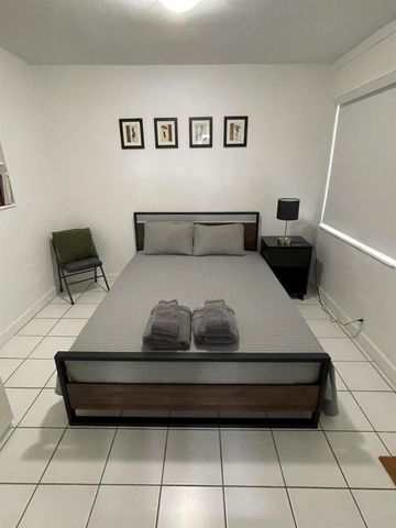 1401 N 16th Court, Hollywood, FL 33020