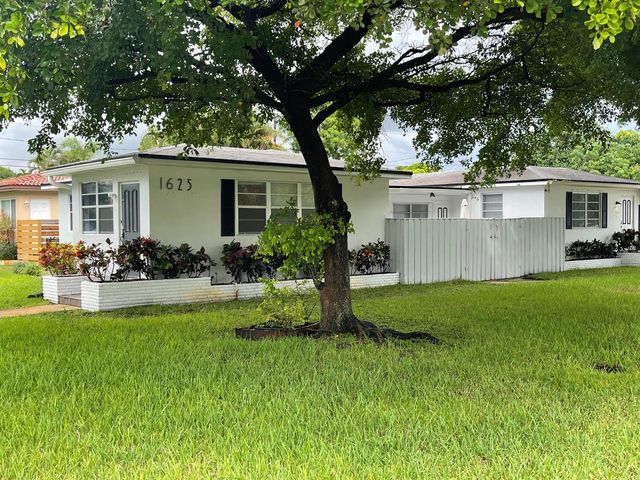 1401 N 16th Court, Hollywood, FL 33020