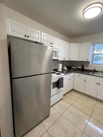 1401 N 16th Court, Hollywood, FL 33020