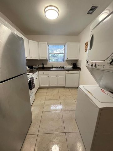 1401 N 16th Court, Hollywood, FL 33020
