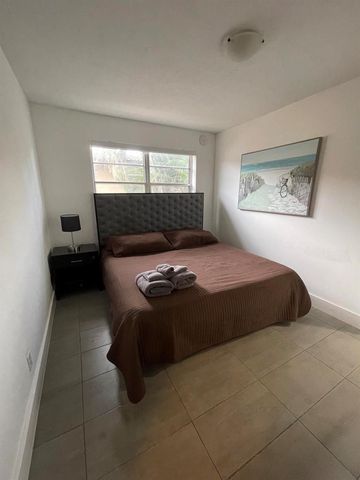 1401 N 16th Court, Hollywood, FL 33020