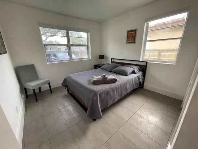 1401 N 16th Court, Hollywood, FL 33020