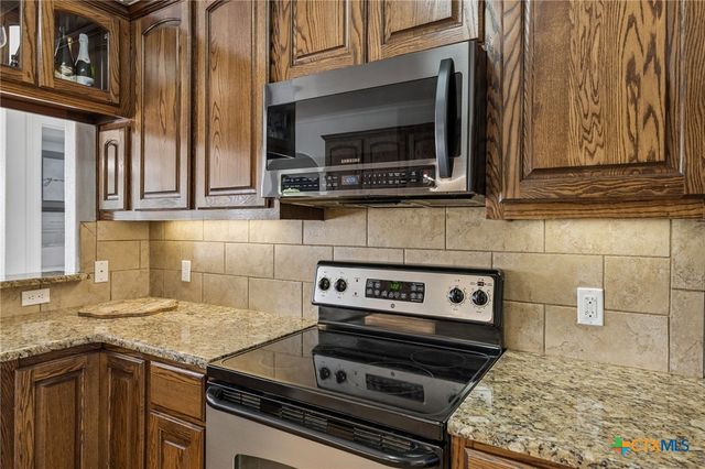324 Kimbrough Road, Seguin, TX 78155