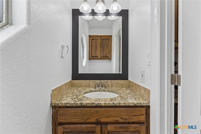 324 Kimbrough Road, Seguin, TX 78155