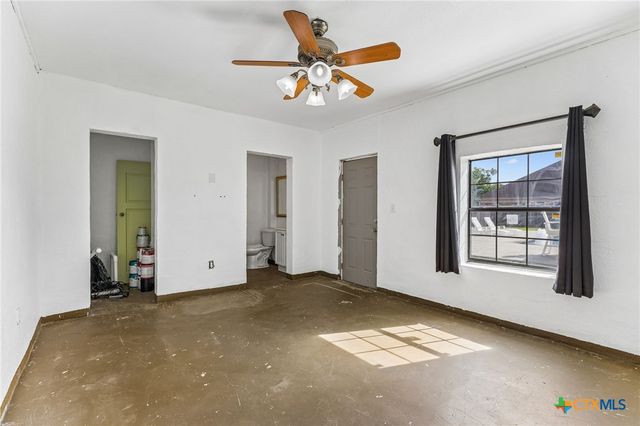 324 Kimbrough Road, Seguin, TX 78155