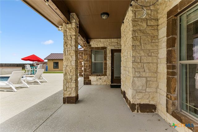 324 Kimbrough Road, Seguin, TX 78155