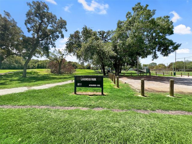 6347 Limestone Street, Houston, TX 77092