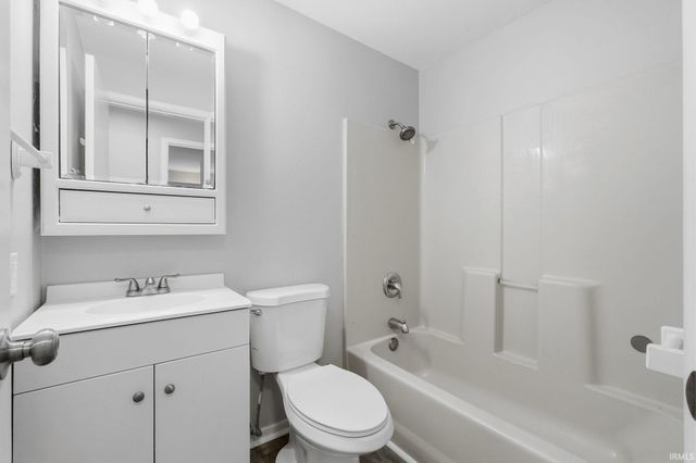 1301 Superior Drive, Auburn, IN 46706